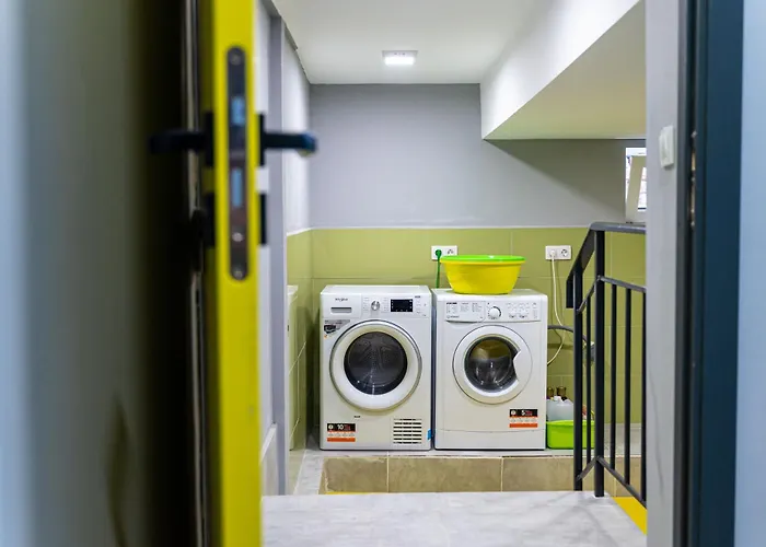 Green Cube CapsuleHostel